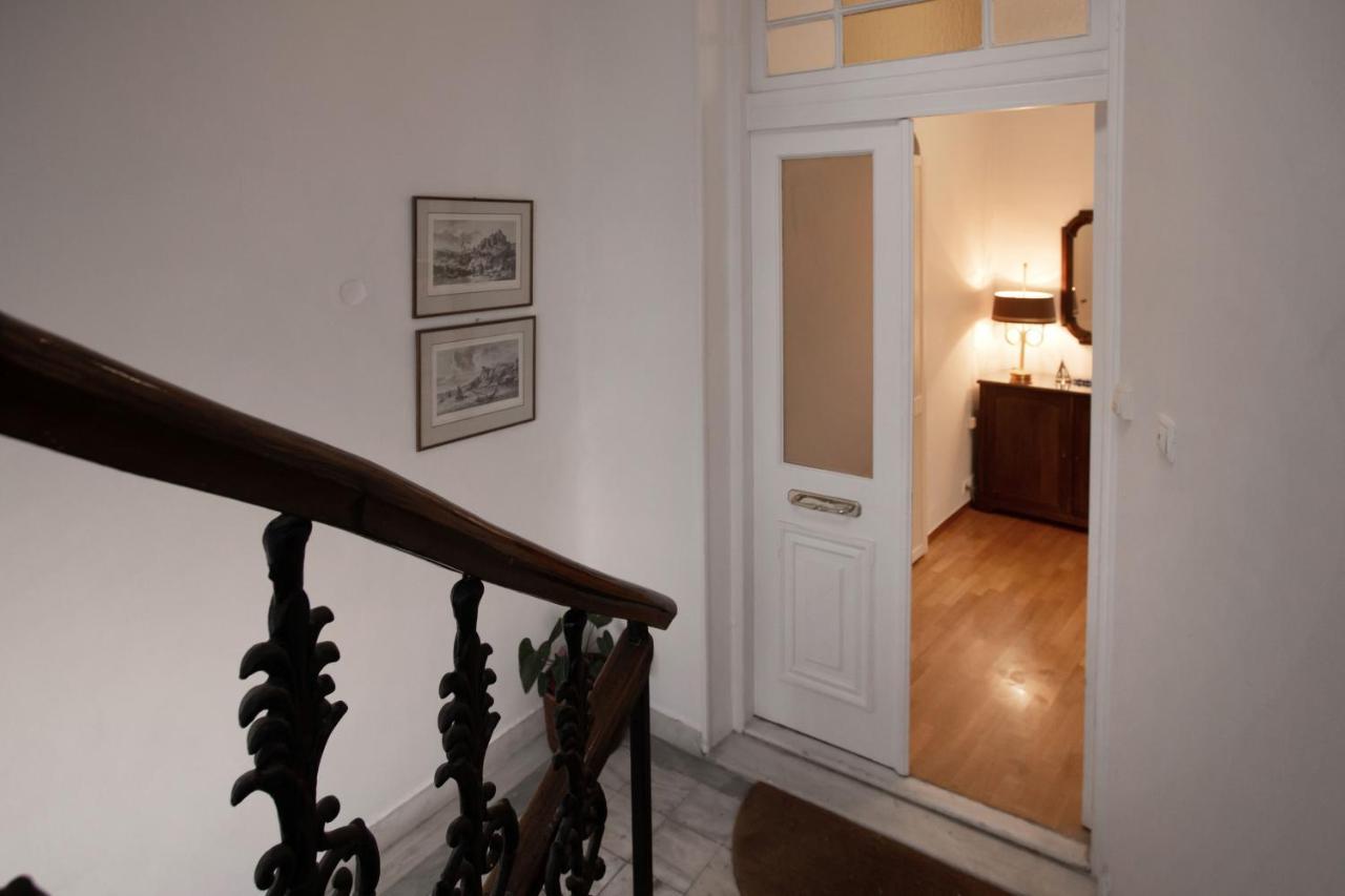 Neoclassical Apartment Close To Syntagma-Plaka By Ghh Atenas Exterior foto