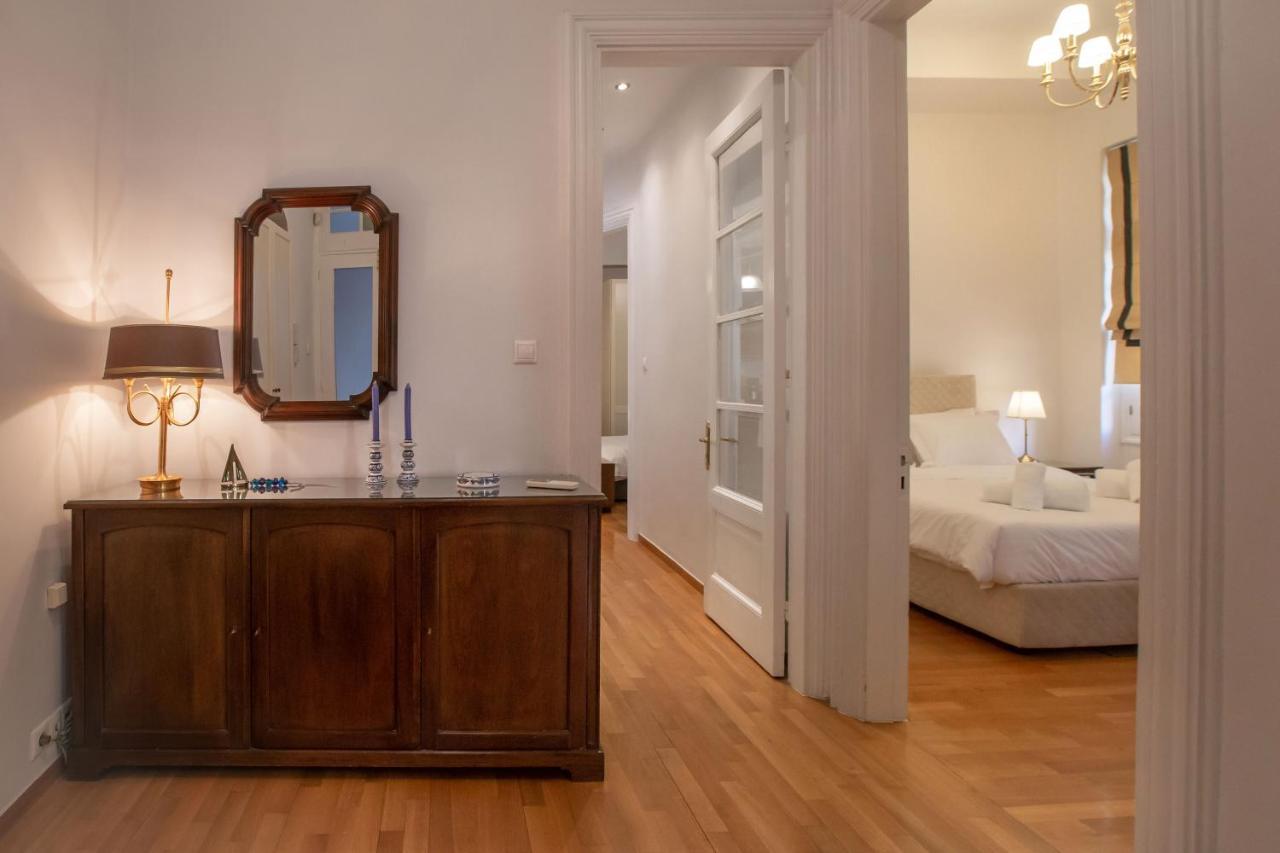 Neoclassical Apartment Close To Syntagma-Plaka By Ghh Atenas Exterior foto